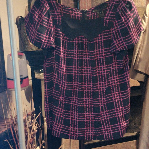 FINAL PRICE Marc by Marc Jacobs Black and Pink Top Size Medium - Picture 3 of 12